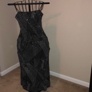 Black form fitted sparkly evening gown